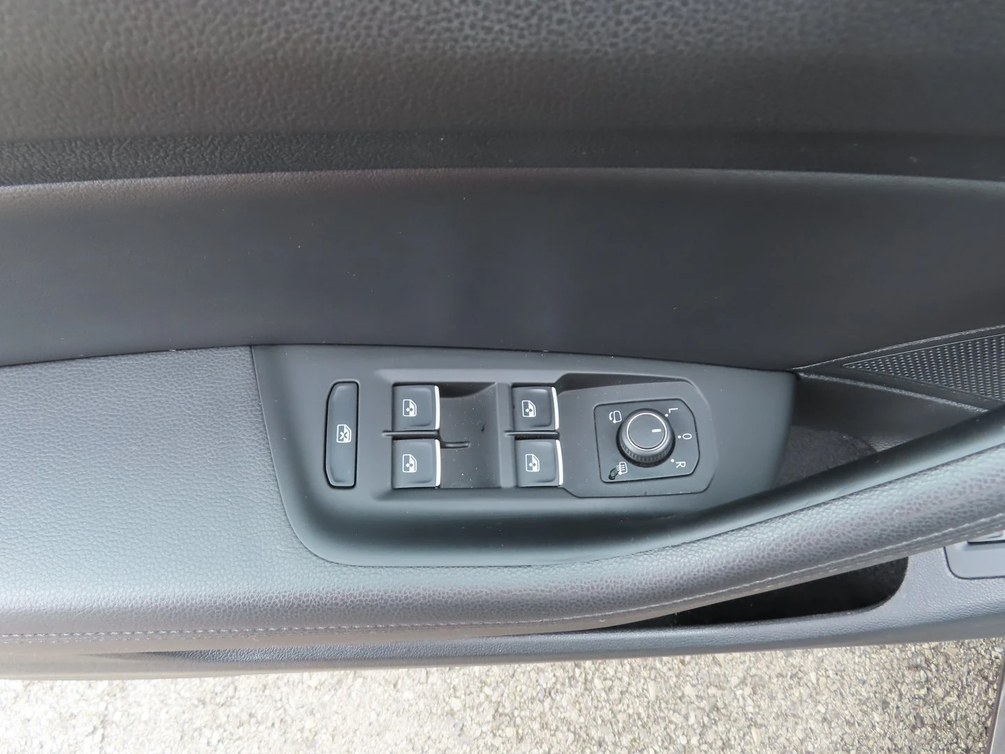VW Passat Highline 2.0TDI BMT, снимка 13 - Автомобили и джипове - 56422784