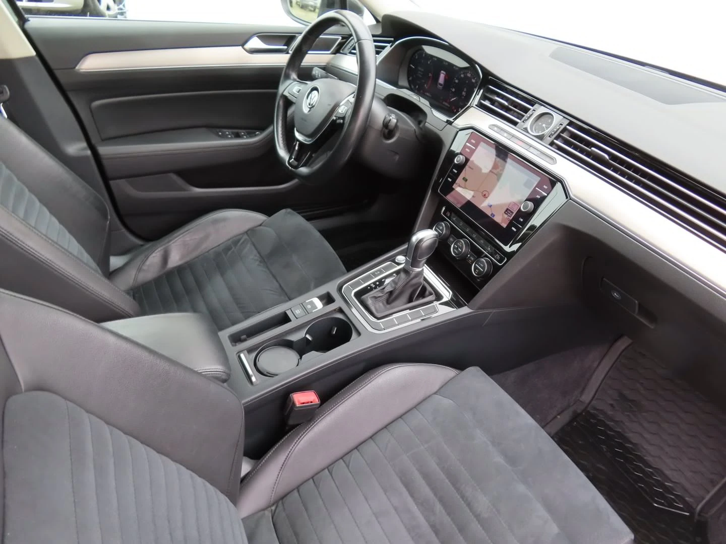 VW Passat Highline 2.0TDI BMT | Mobile.bg � ����������� 6