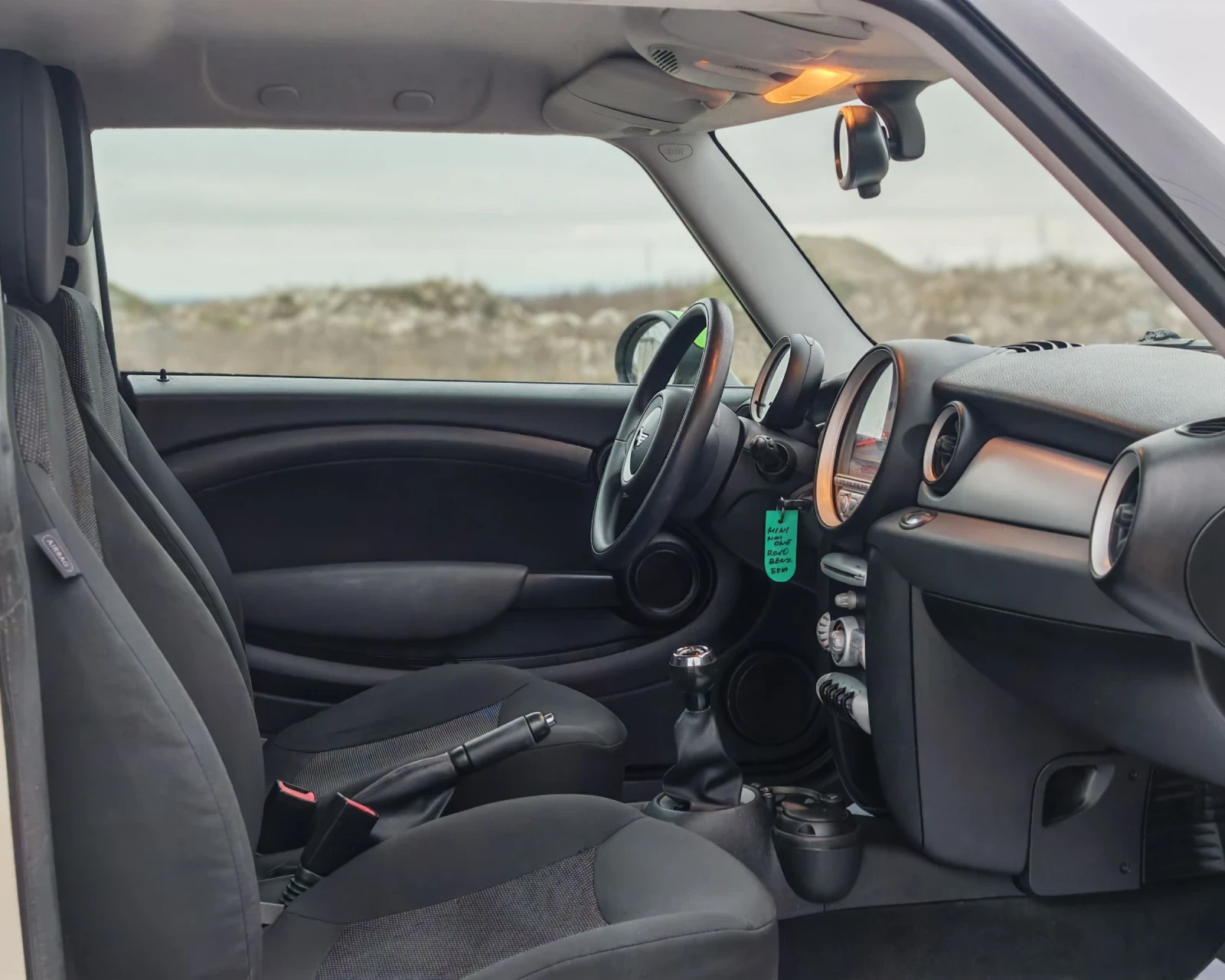 Mini One 1.4 55 К.С. БЕНЗИН! 148 000 КМ! КАТО НОВА! - изображение 10