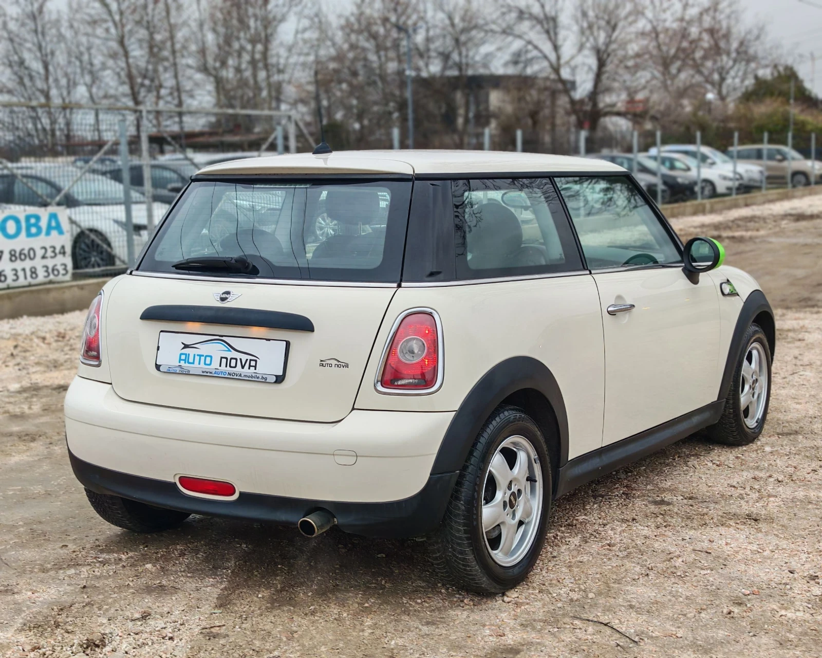 Mini One 1.4 55 К.С. БЕНЗИН! 148 000 КМ! КАТО НОВА! - изображение 5