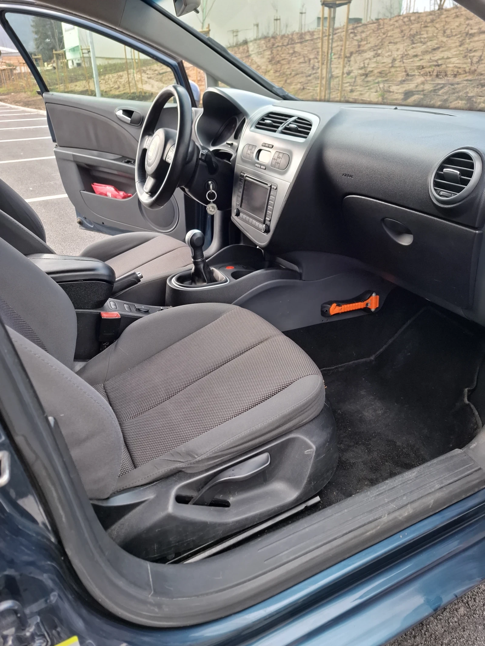 Seat Leon 2.0TDI 140, снимка 8 - Автомобили и джипове - 53738932