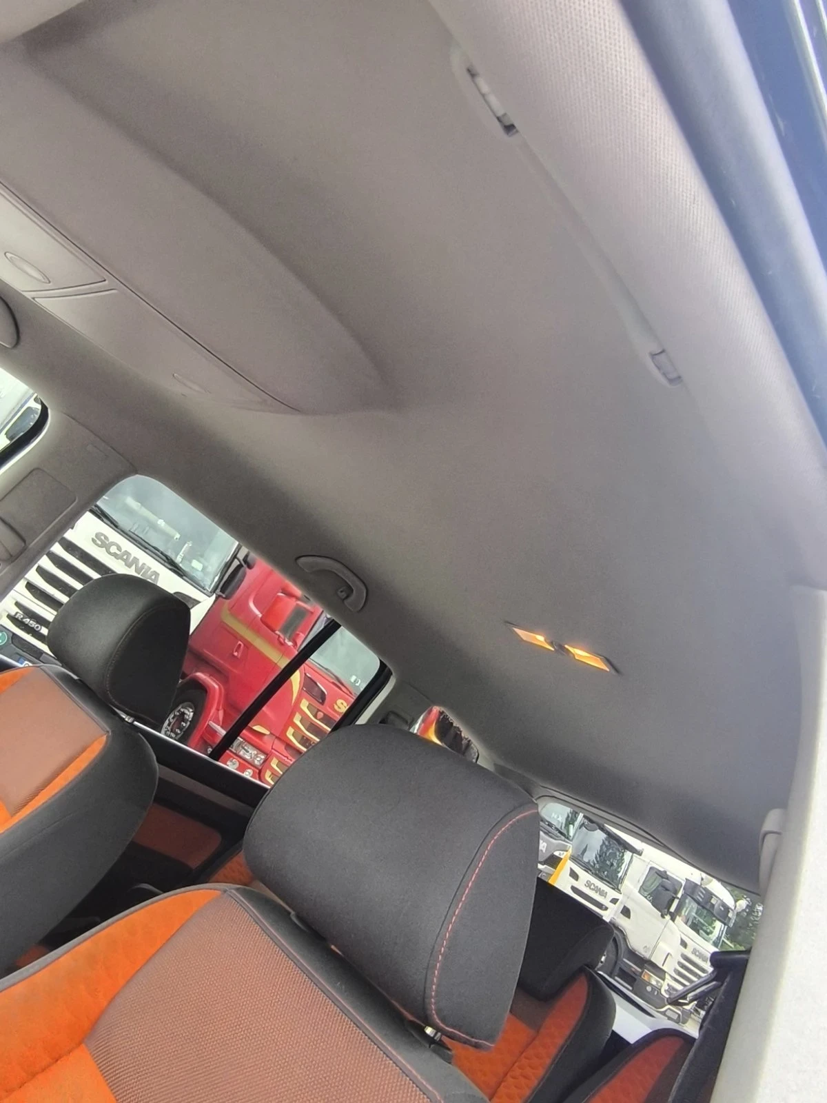 VW Touran, снимка 9 - Автомобили и джипове - 54651909