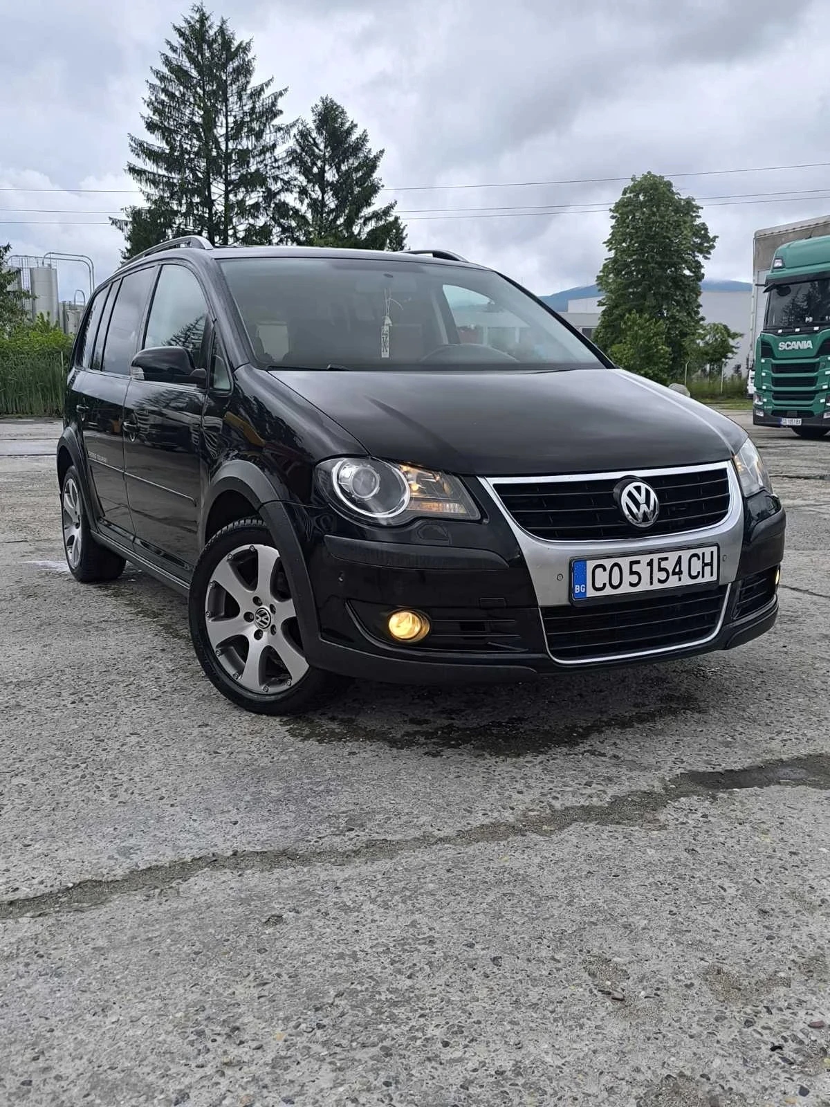 VW Touran, снимка 3 - Автомобили и джипове - 54651909