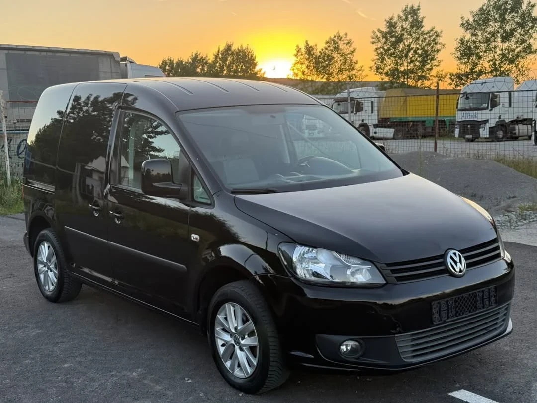 VW Caddy 1, 6 TDI, снимка 2 - Автомобили и джипове - 54905609