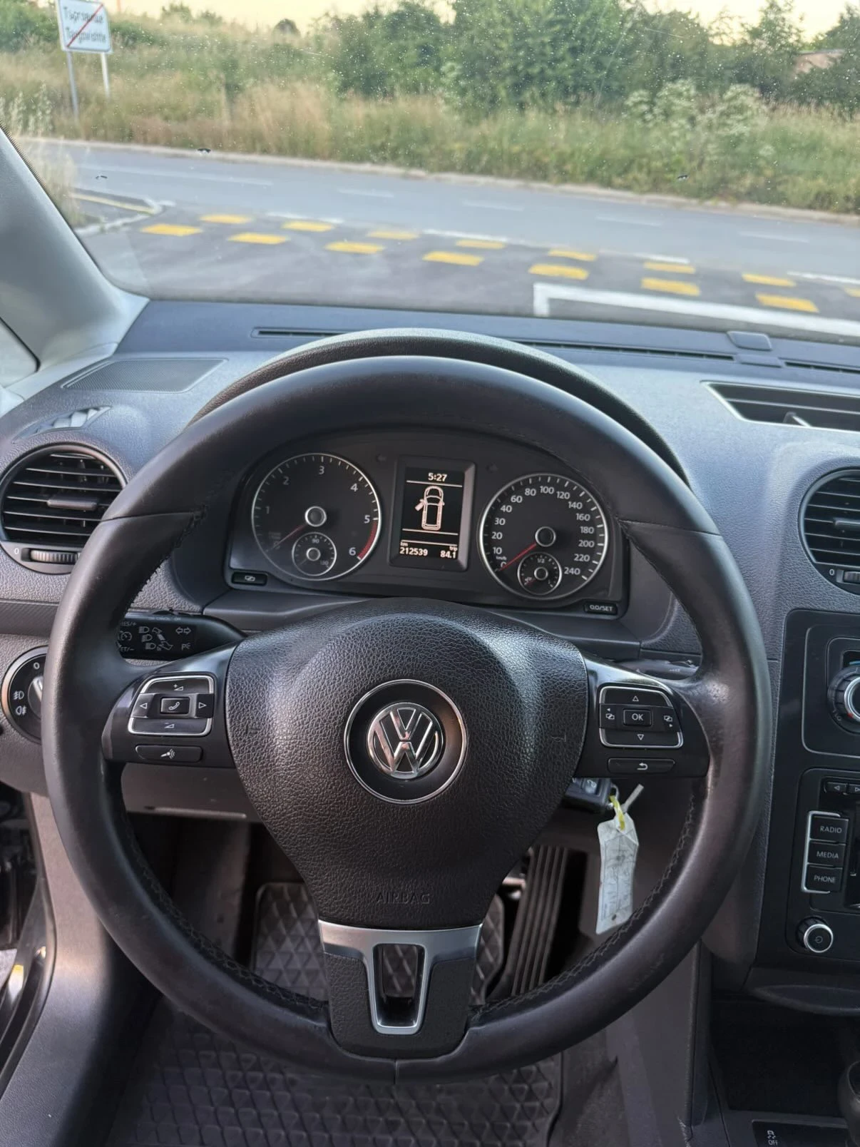 VW Caddy 1, 6 TDI, снимка 8 - Автомобили и джипове - 54905609
