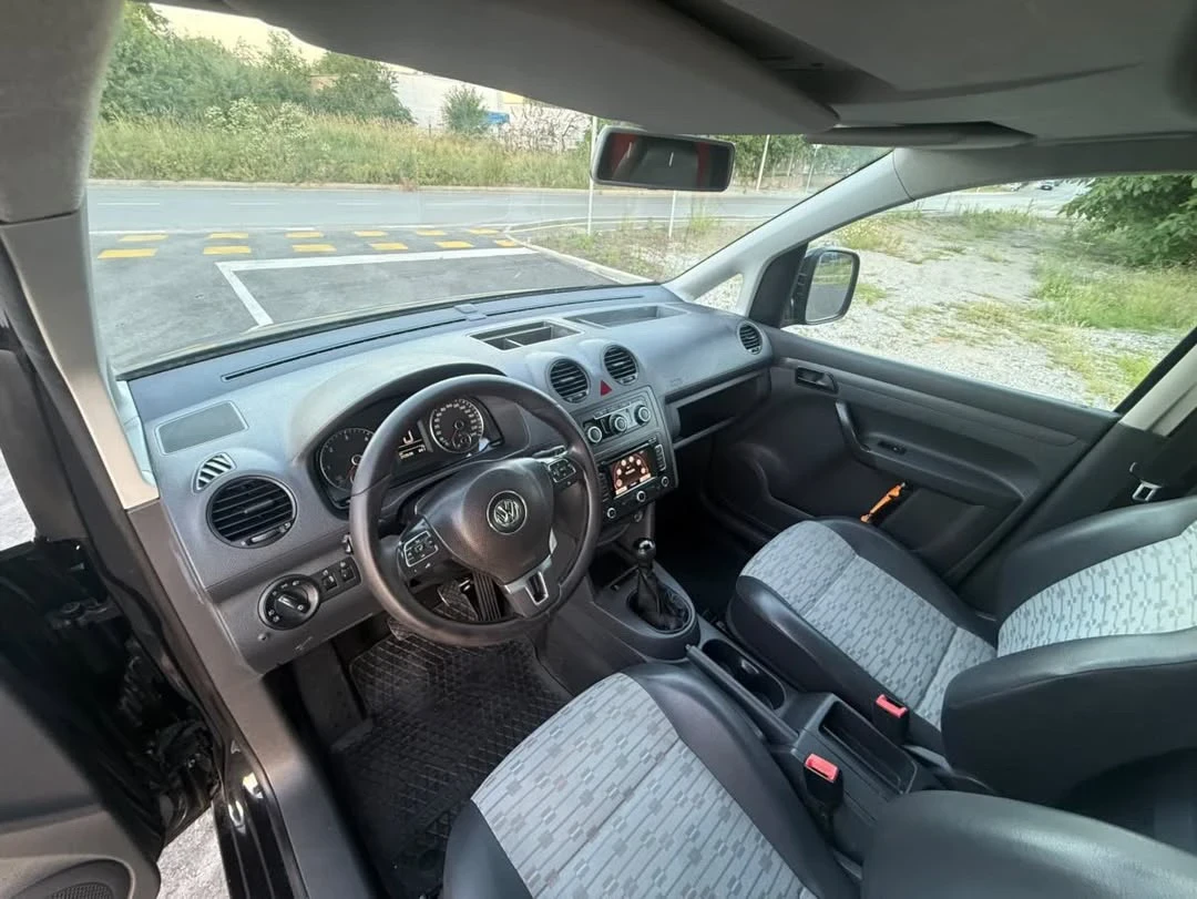 VW Caddy 1, 6 TDI, снимка 9 - Автомобили и джипове - 54905609
