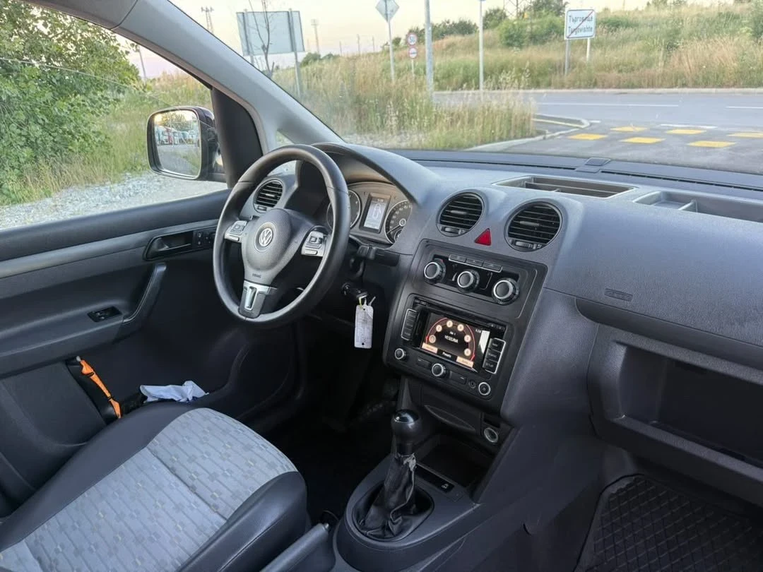 VW Caddy 1, 6 TDI, снимка 11 - Автомобили и джипове - 54905609