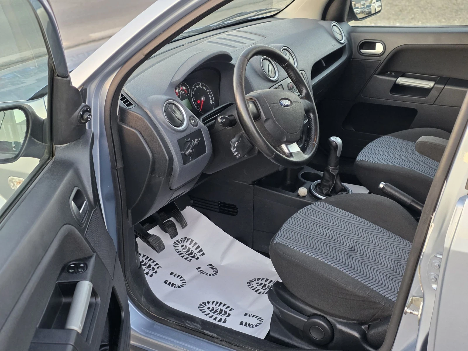 Ford Fusion 1.4 tdci 70 k.c. 166 хл , снимка 9 - Автомобили и джипове - 55093361
