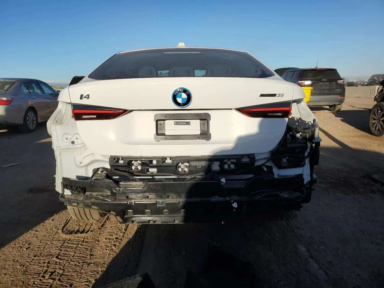 BMW i4 EDRIVE 35 | CARFAX | АВТОКРЕДИТ БЕЗ ПЪРВОНАЧАЛНА , снимка 6 - Автомобили и джипове - 55570904