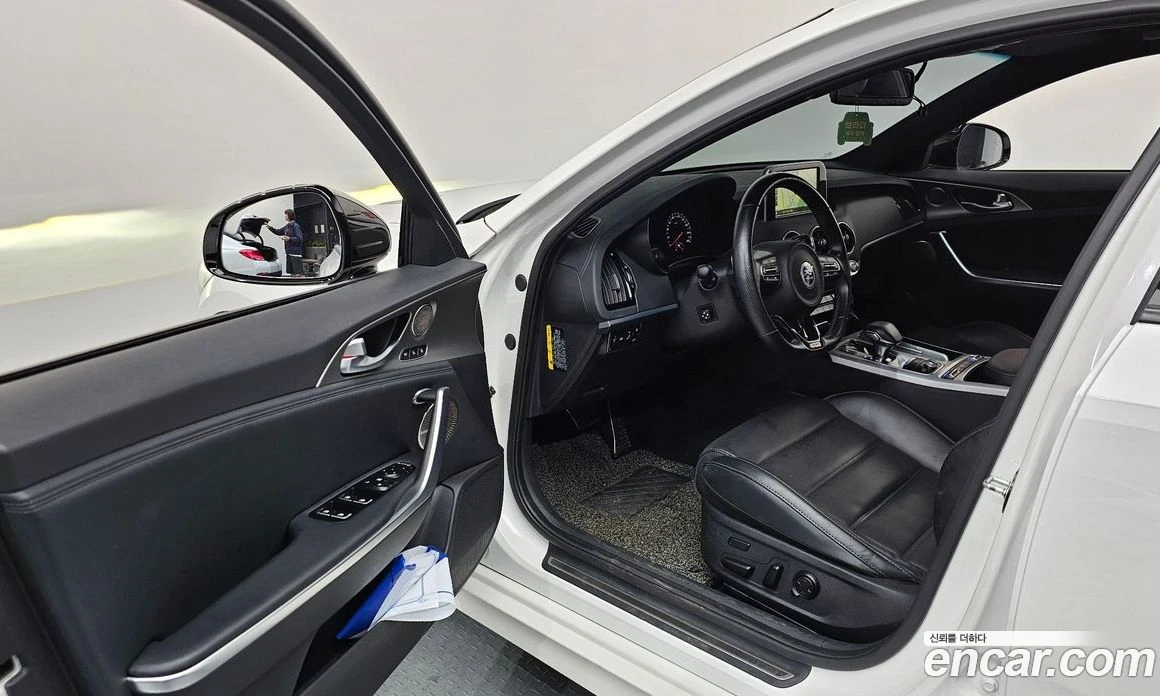 Kia Stinger 3.3 Turbo 2WD GT, снимка 10 - Автомобили и джипове - 55676737