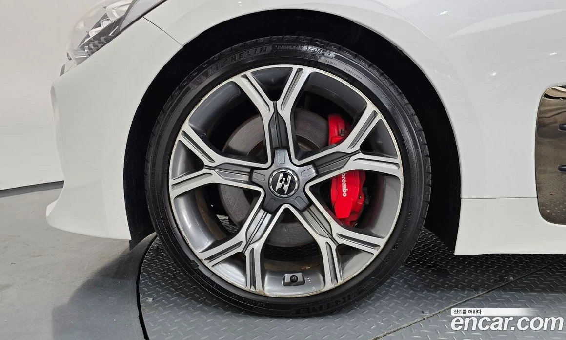 Kia Stinger 3.3 Turbo 2WD GT, снимка 5 - Автомобили и джипове - 55676737
