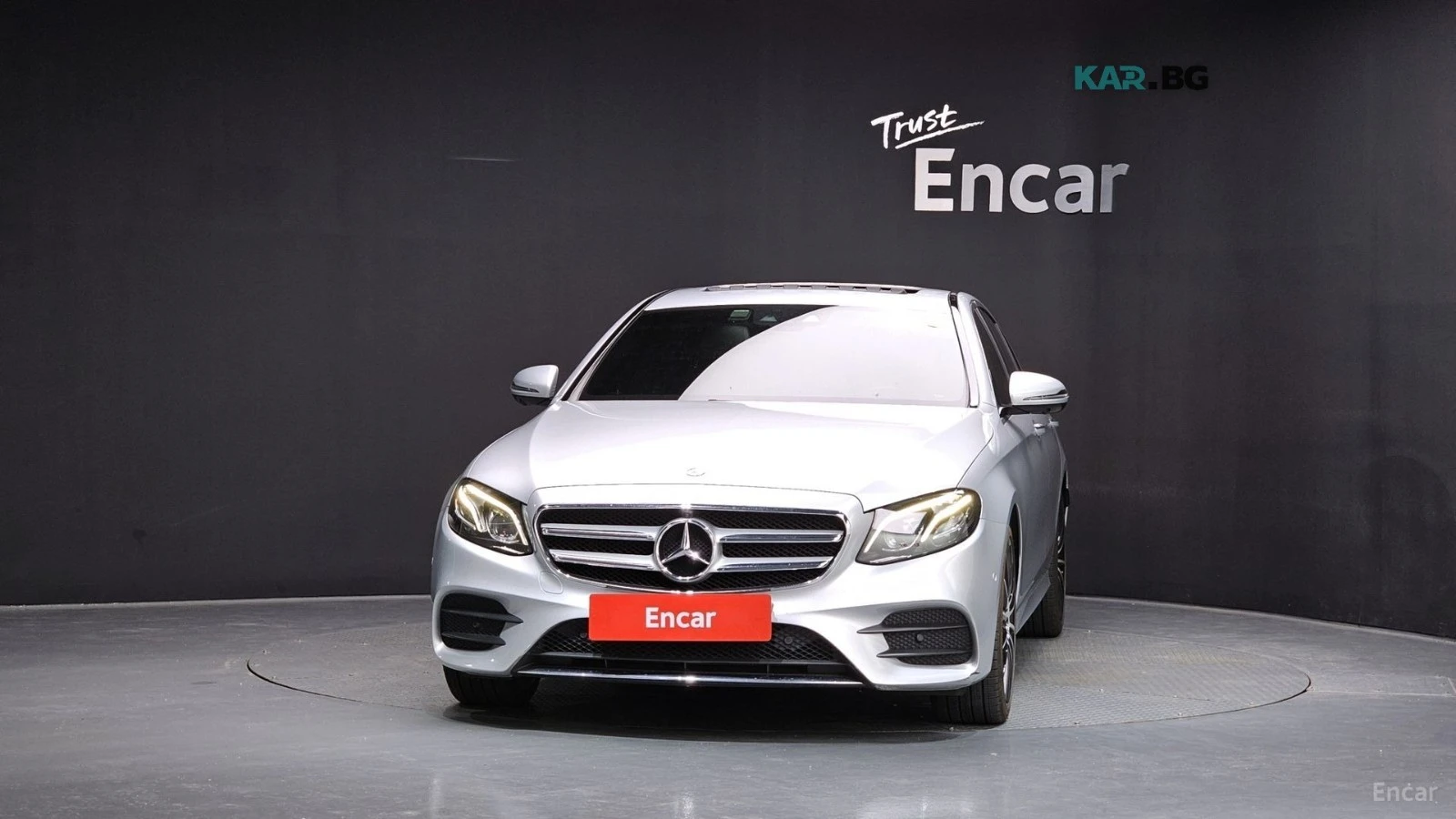 Mercedes-Benz E 300 4MATIC AMG* HUD* 360* КОЖА* НАВИ* ПАНО, снимка 3 - Автомобили и джипове - 56121211