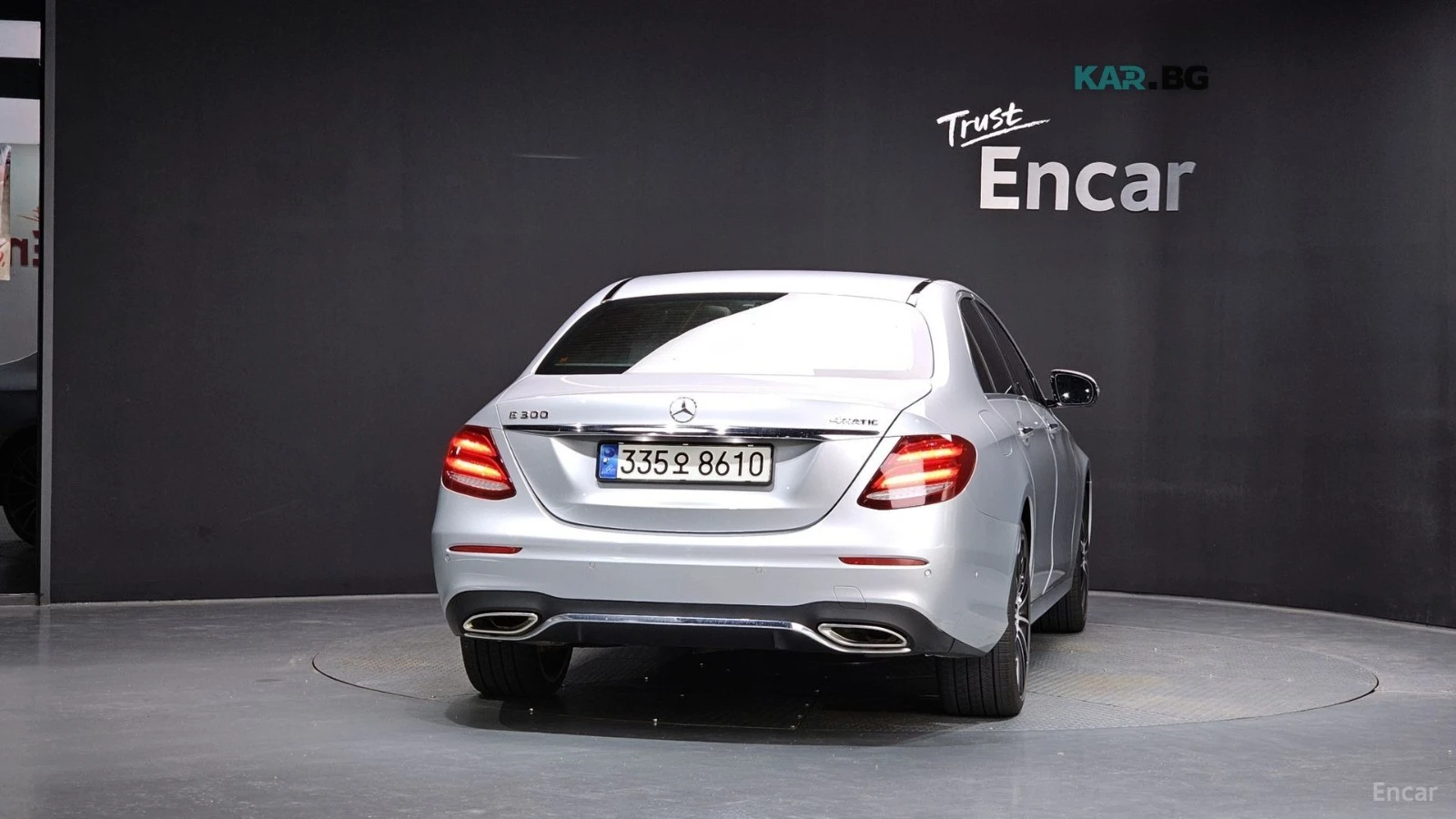 Mercedes-Benz E 300 4MATIC AMG* HUD* 360* КОЖА* НАВИ* ПАНО, снимка 4 - Автомобили и джипове - 56121211