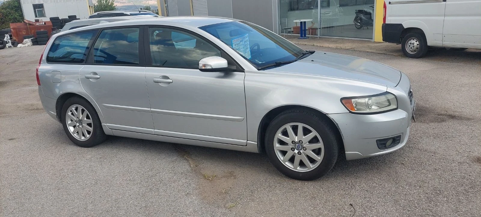 Volvo V50 2, 0, снимка 2 - Автомобили и джипове - 56139588