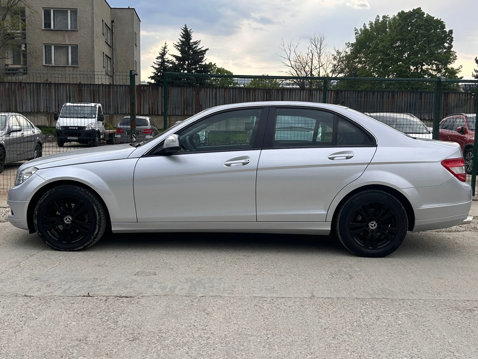 Mercedes-Benz C 180, снимка 2 - Автомобили и джипове - 56177030