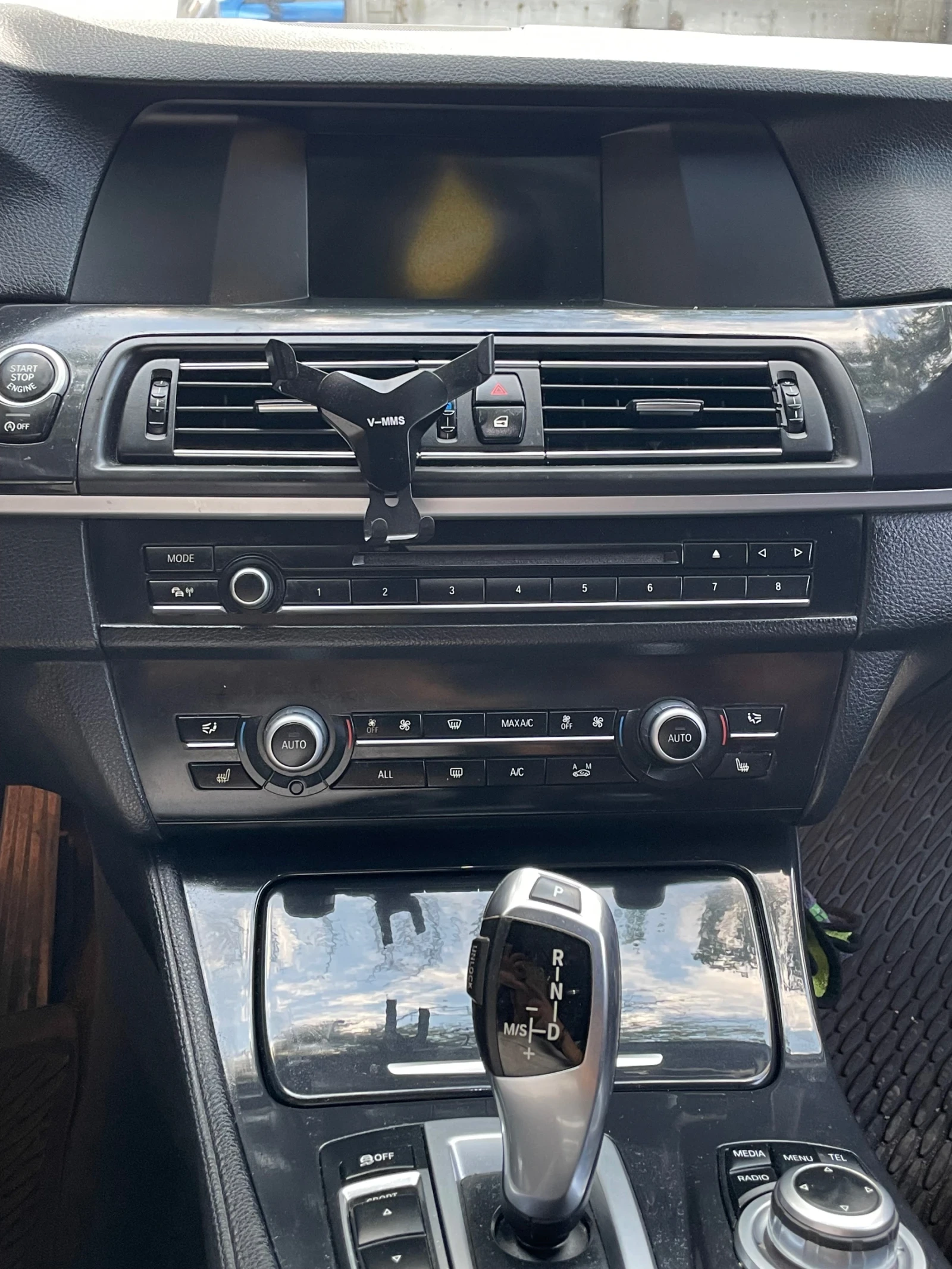 BMW 520, снимка 12 - Автомобили и джипове - 56203125
