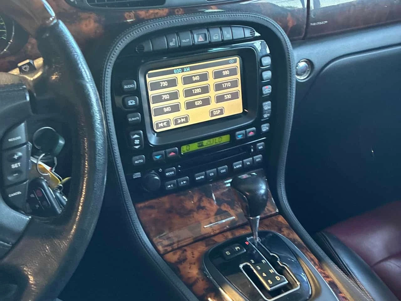 Jaguar Xj * XJR * CARFAX * 2 ����� * KEYLESS  | Mobile.bg � ����������� 9