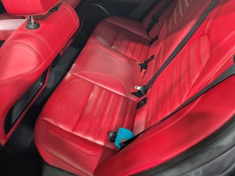 Alfa Romeo Stelvio * VELOCE * CARFAX * БЕЗ ПЪРВОНАЧАЛНА ВНОСКА, снимка 13 - Автомобили и джипове - 53253618