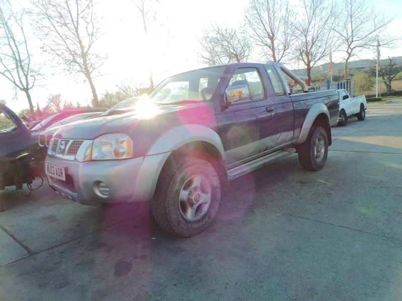 Nissan Navara 2.5 DCI 4x4 - [1] 