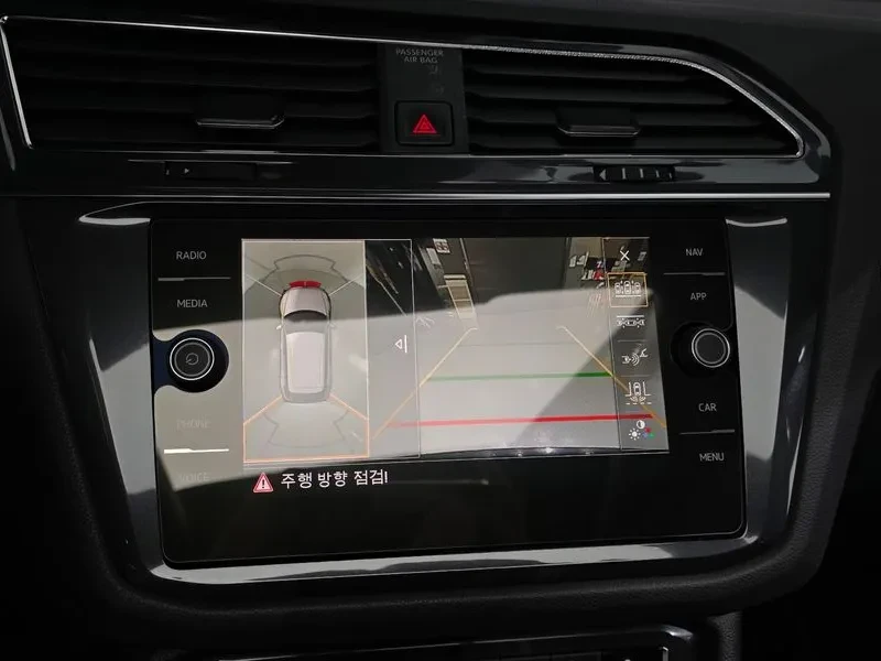 VW Tiguan 2.0 TDI PRESTIGE, снимка 14 - Автомобили и джипове - 55561703