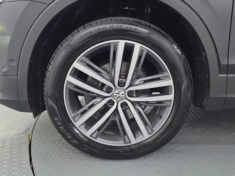 VW Tiguan 2.0 TDI PRESTIGE, снимка 5 - Автомобили и джипове - 55561703