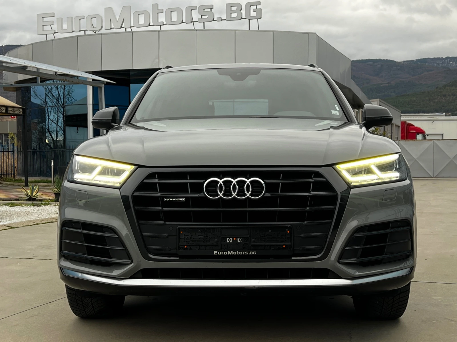 Audi Q5 2.0TDI-QUATTRO-S LINE PLUS-BLACK, EXCLUSIVE-KATOHO - изображение 2