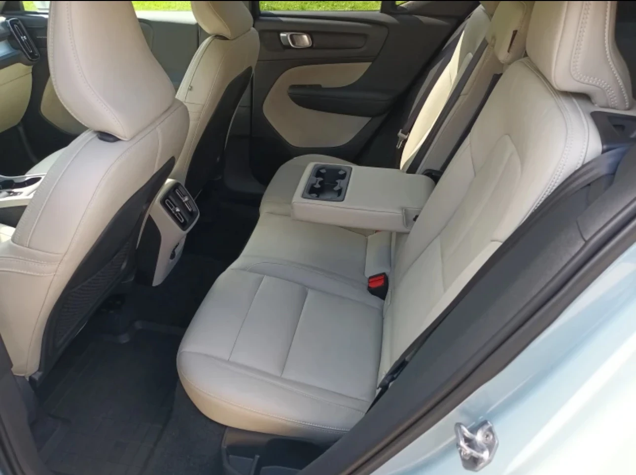 Volvo XC40  T5 - изображение 9