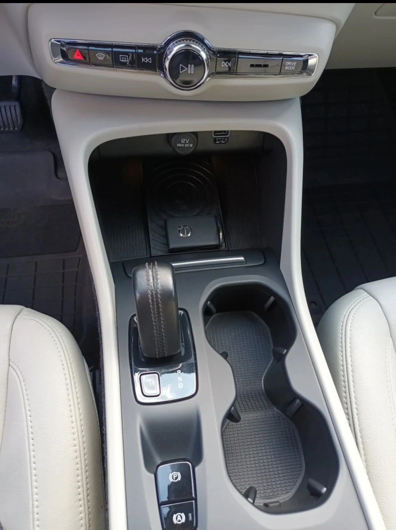 Volvo XC40  T5 - изображение 8