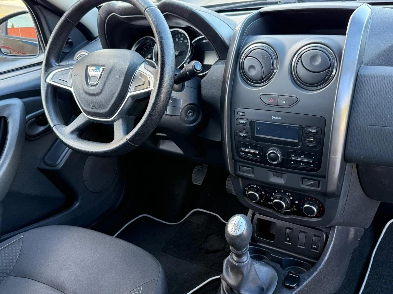 Dacia Duster 1.2TCi, снимка 12 - Автомобили и джипове - 53866629