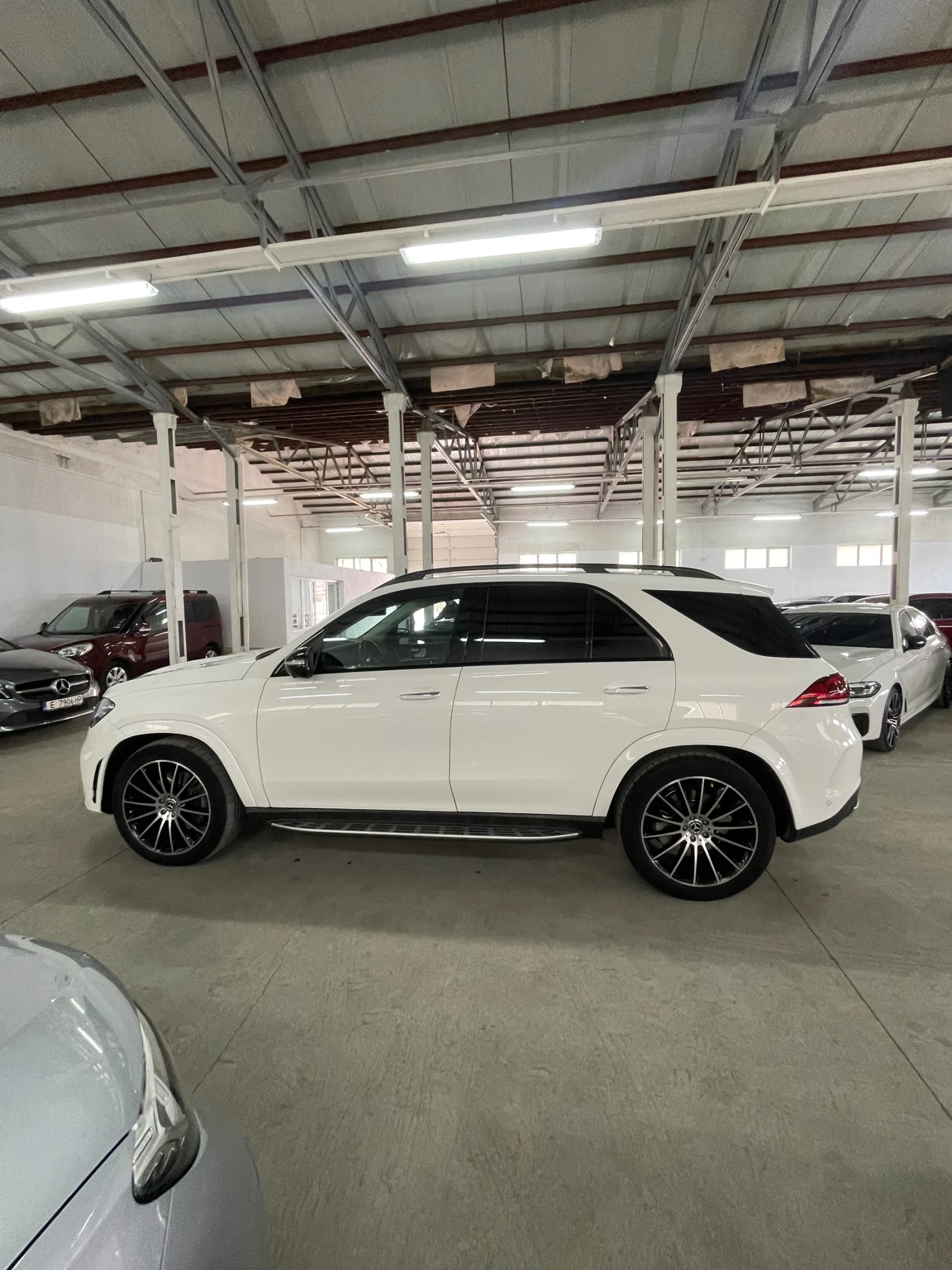 Mercedes-Benz GLE 300 AMG/4mat/360/Airmatic/Distr/ОБСЛУЖЕНА!!!, снимка 16 - Автомобили и джипове - 53892297