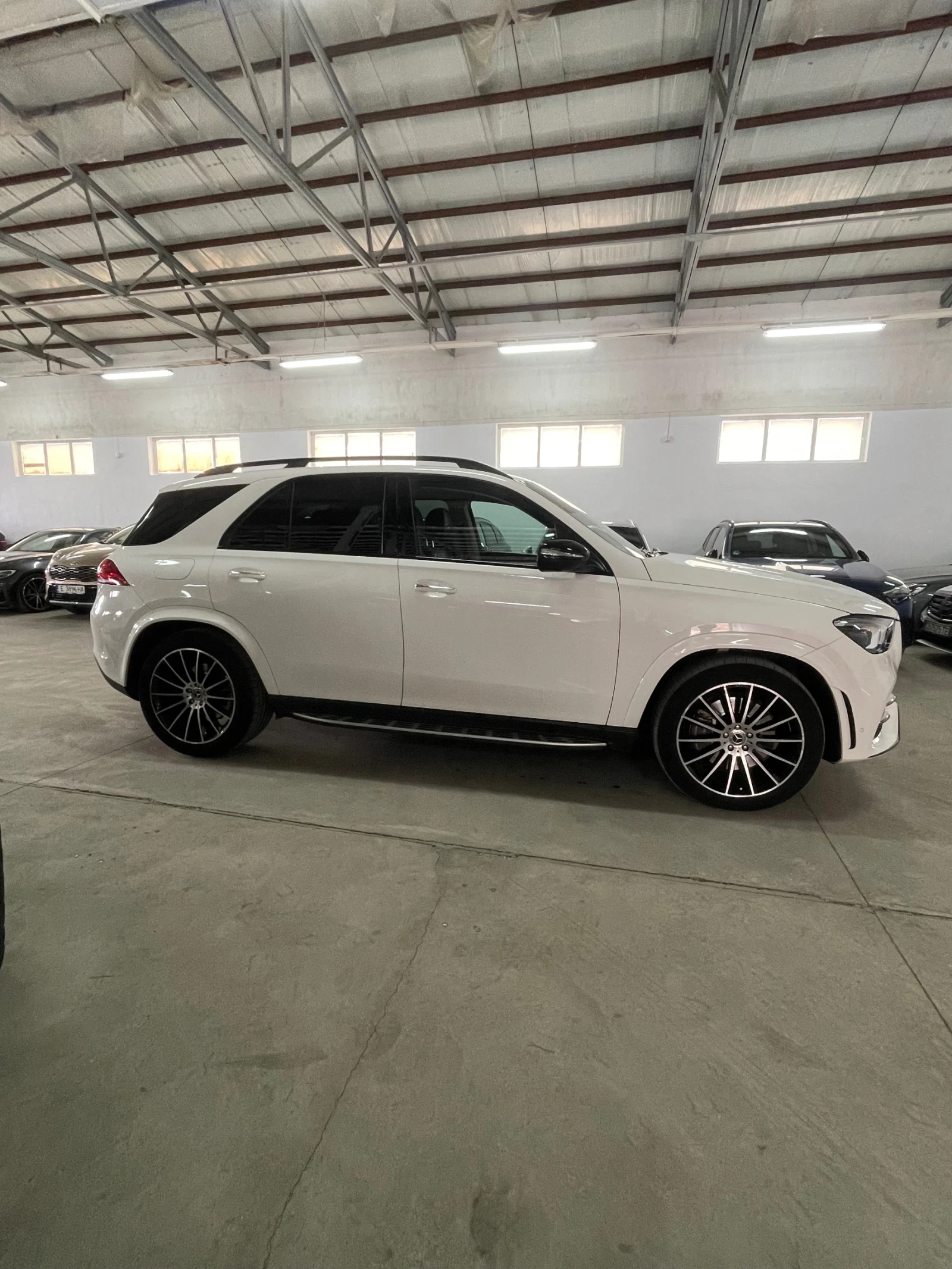 Mercedes-Benz GLE 300 AMG/4mat/360/Airmatic/Distr/ОБСЛУЖЕНА!!!, снимка 7 - Автомобили и джипове - 53892297