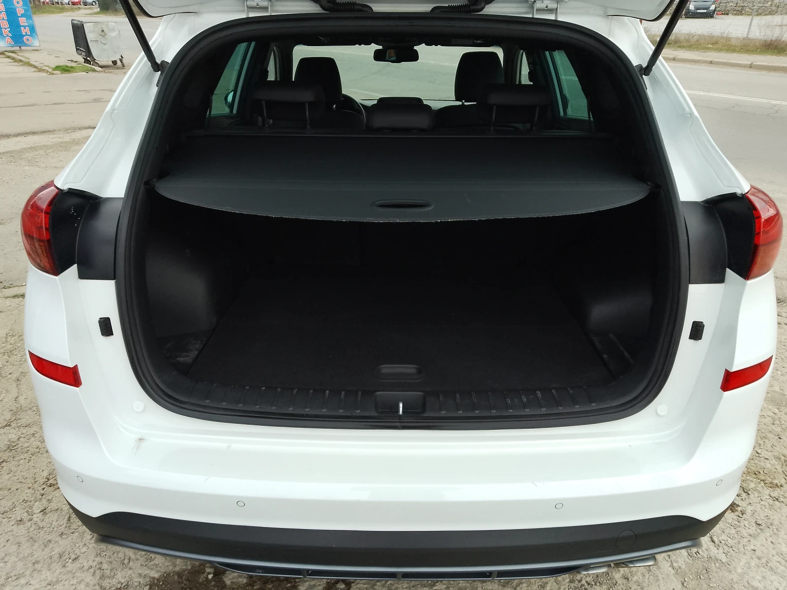 Hyundai Tucson 1.6 CRDI/N-LINE, снимка 15 - Автомобили и джипове - 53927295