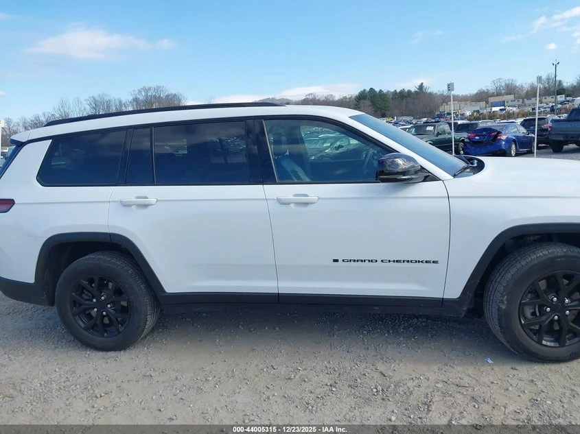 Jeep Grand cherokee 3.6l L Altitude 4X4, снимка 13 - Автомобили и джипове - 53940070