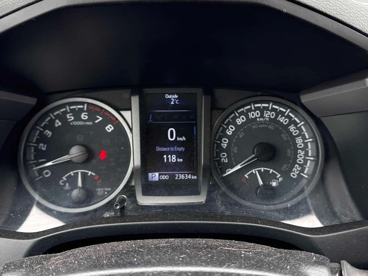 Toyota Tacoma * 4x4 Double Cab SB * 2 КЛЮЧА* ПАНО* ПОДГРЕВ* KEYL, снимка 8 - Автомобили и джипове - 54137179