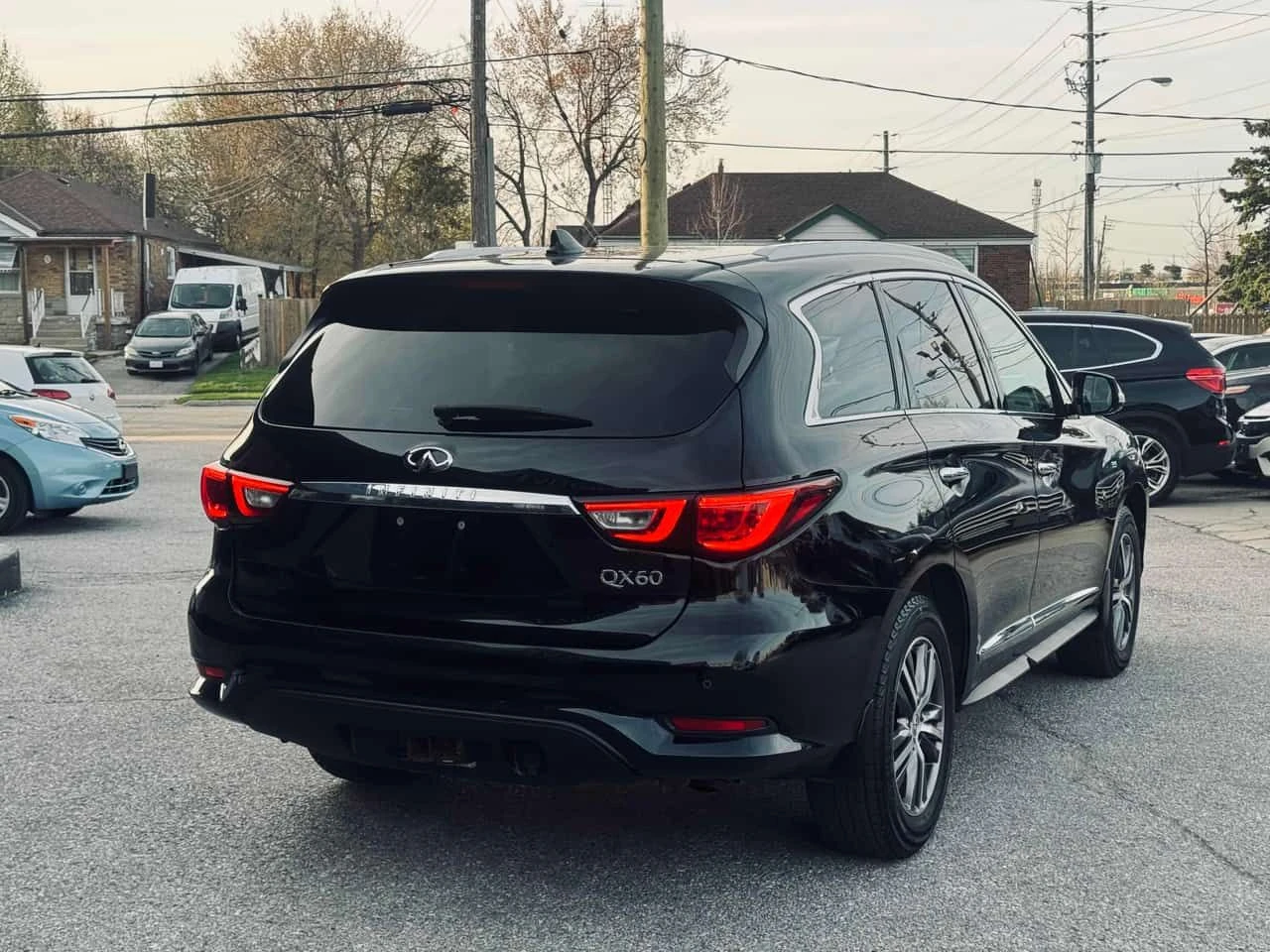 Infiniti QX60 | 360 | BOSE | DISTRONIC | CARFAX | , снимка 3 - Автомобили и джипове - 54653112