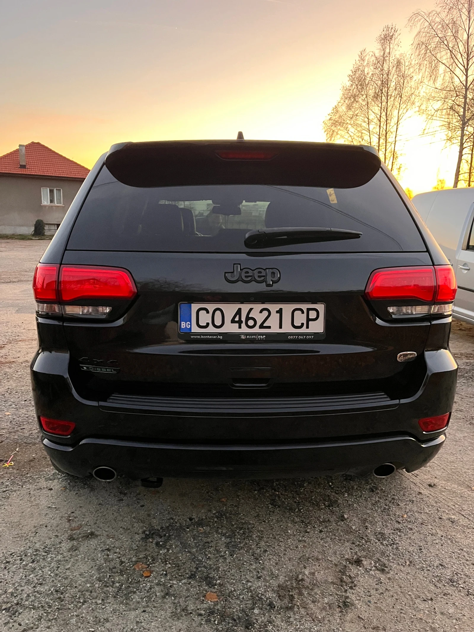 Jeep Grand cherokee DISTRO, AIR, PANO, OVERLAND, 8ZF, снимка 2 - Автомобили и джипове - 54873807
