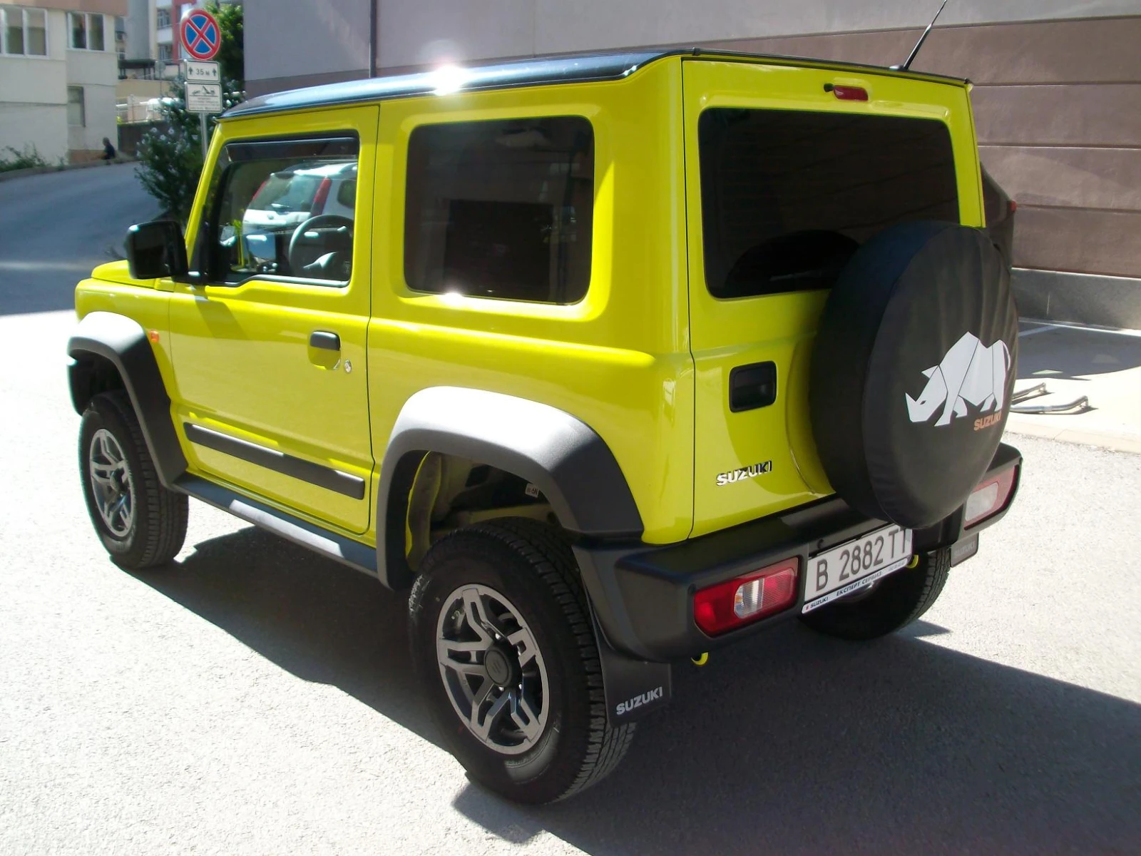 Suzuki Jimny 1.5i COMFORT 4x4 2023 g. 55000 km KATO OT MAGAZINA, снимка 6 - Автомобили и джипове - 55243755