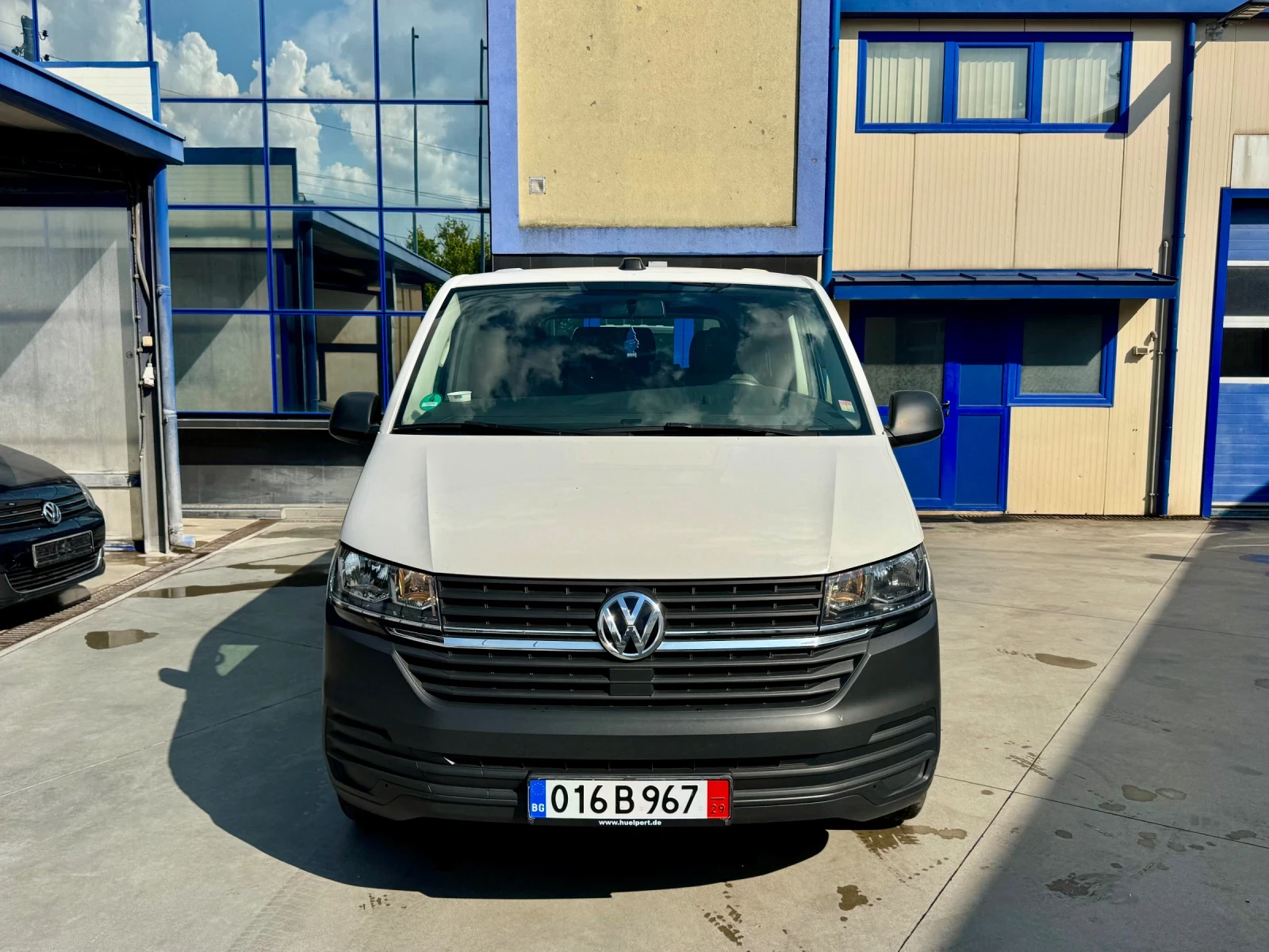 VW T6 .1/8+ 1 места/150к.с/ОБСЛУЖЕНА/РЕАЛНИ КМ, снимка 5 - Бусове и автобуси - 55334462