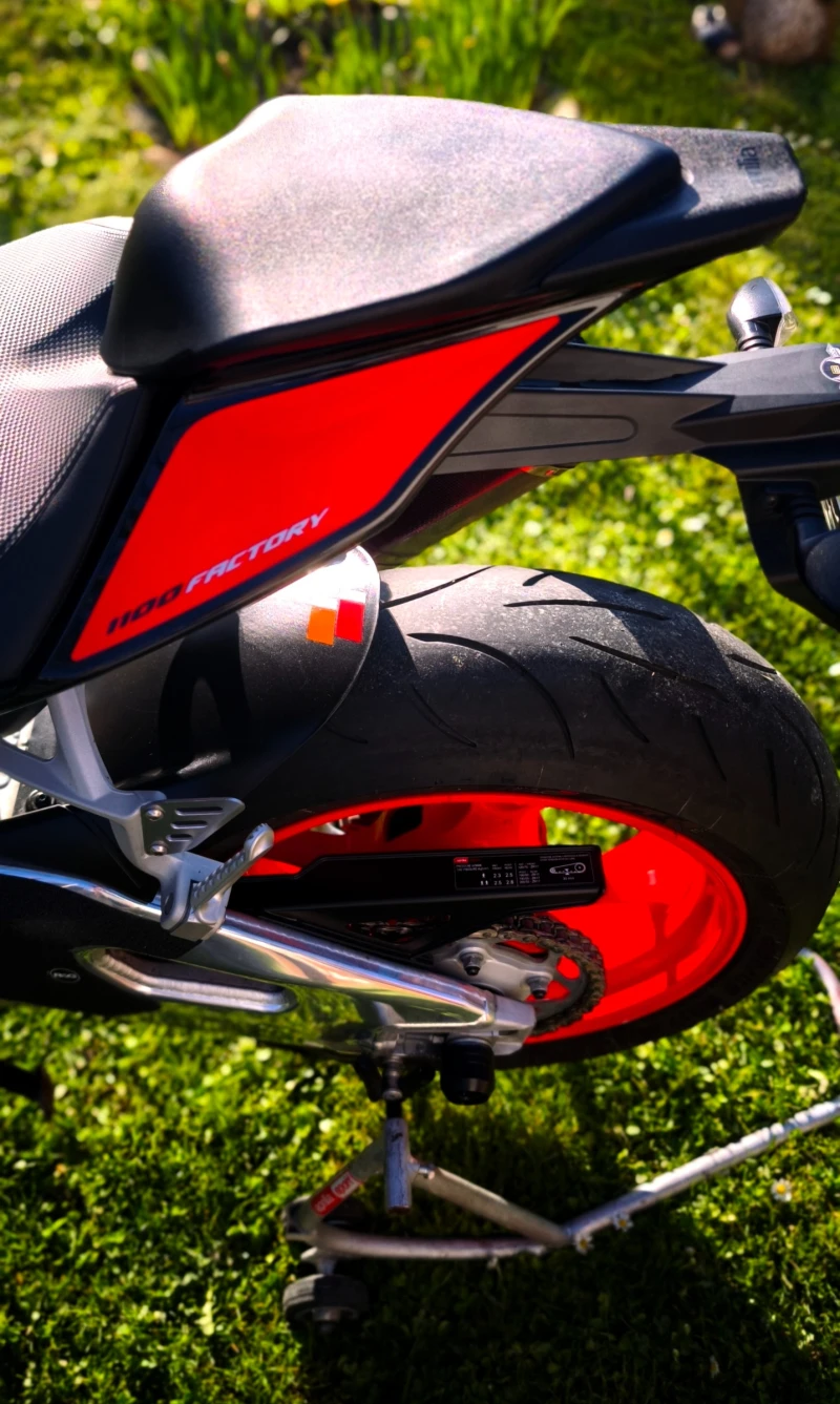 Aprilia Tuono 1100 FACTORY, снимка 12 - Мотоциклети и мототехника - 53270641