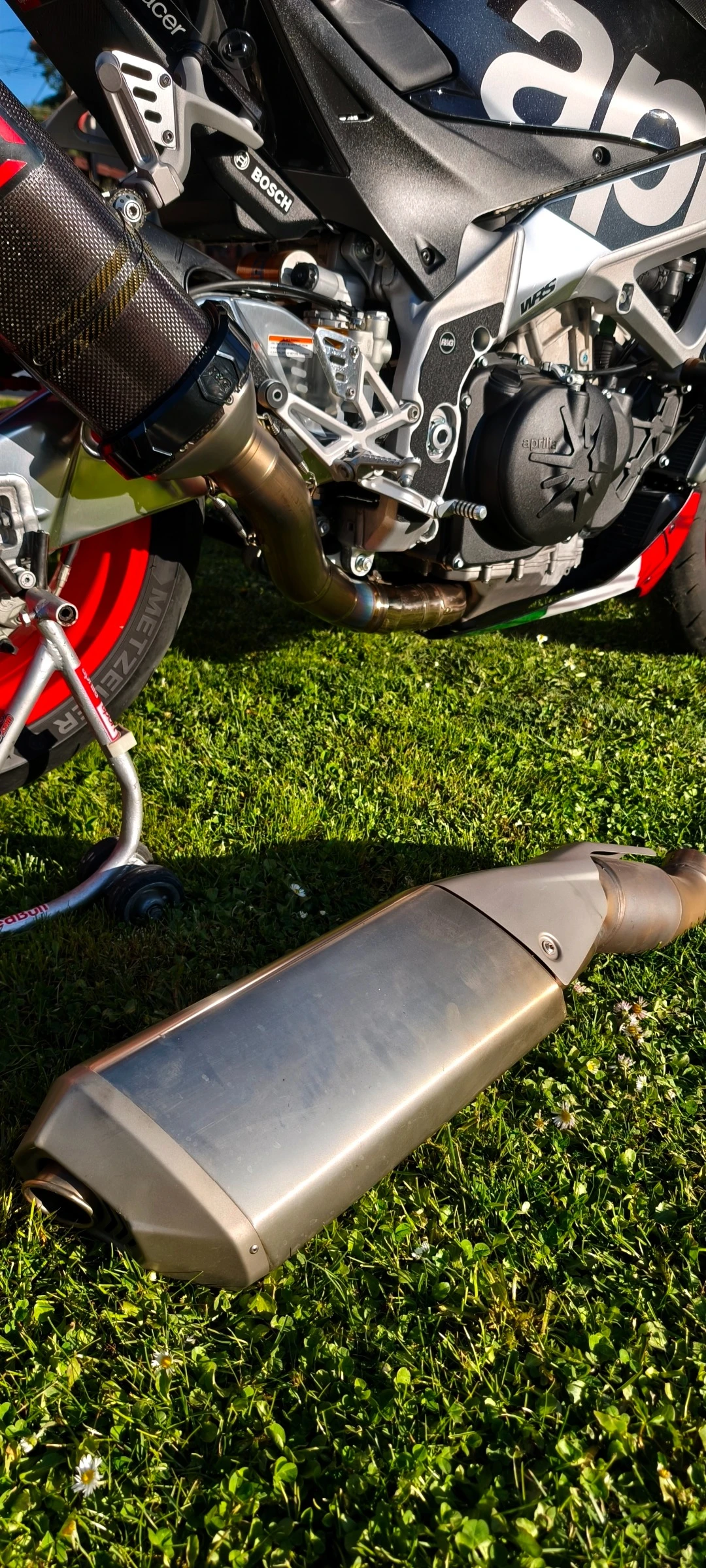 Aprilia Tuono 1100 FACTORY - изображение 9