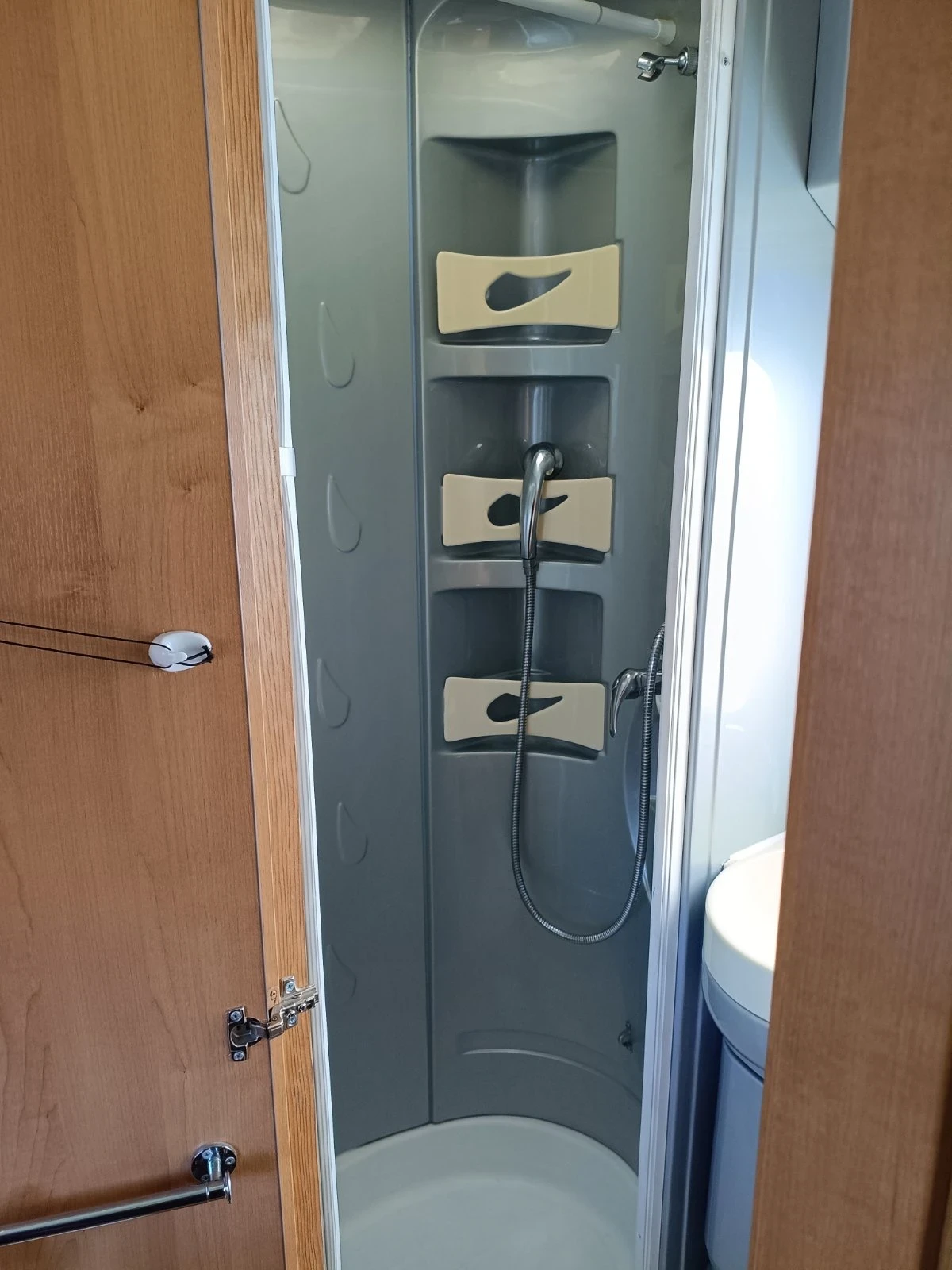 Кемпер Fiat Ducato Roller Team , снимка 13 - Каравани и кемпери - 54329204