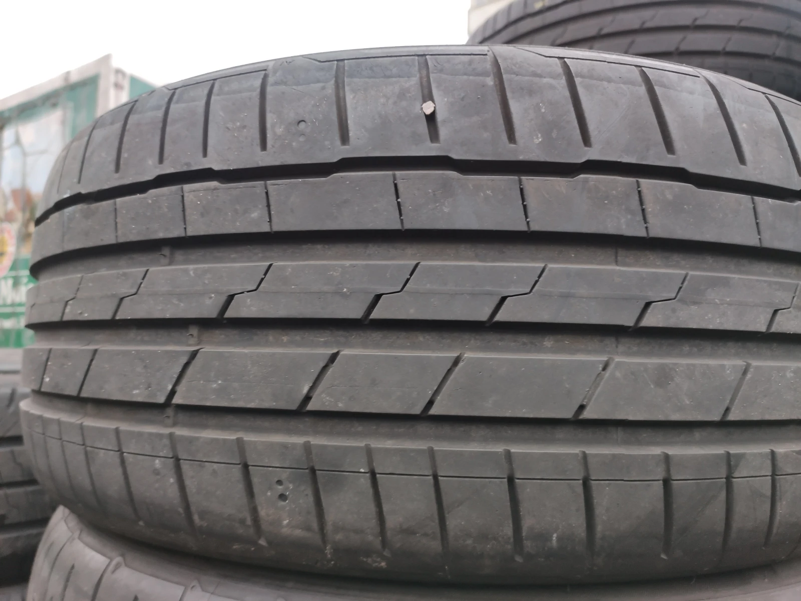 Гуми Летни 225/50R17, снимка 2 - Гуми и джанти - 53981548