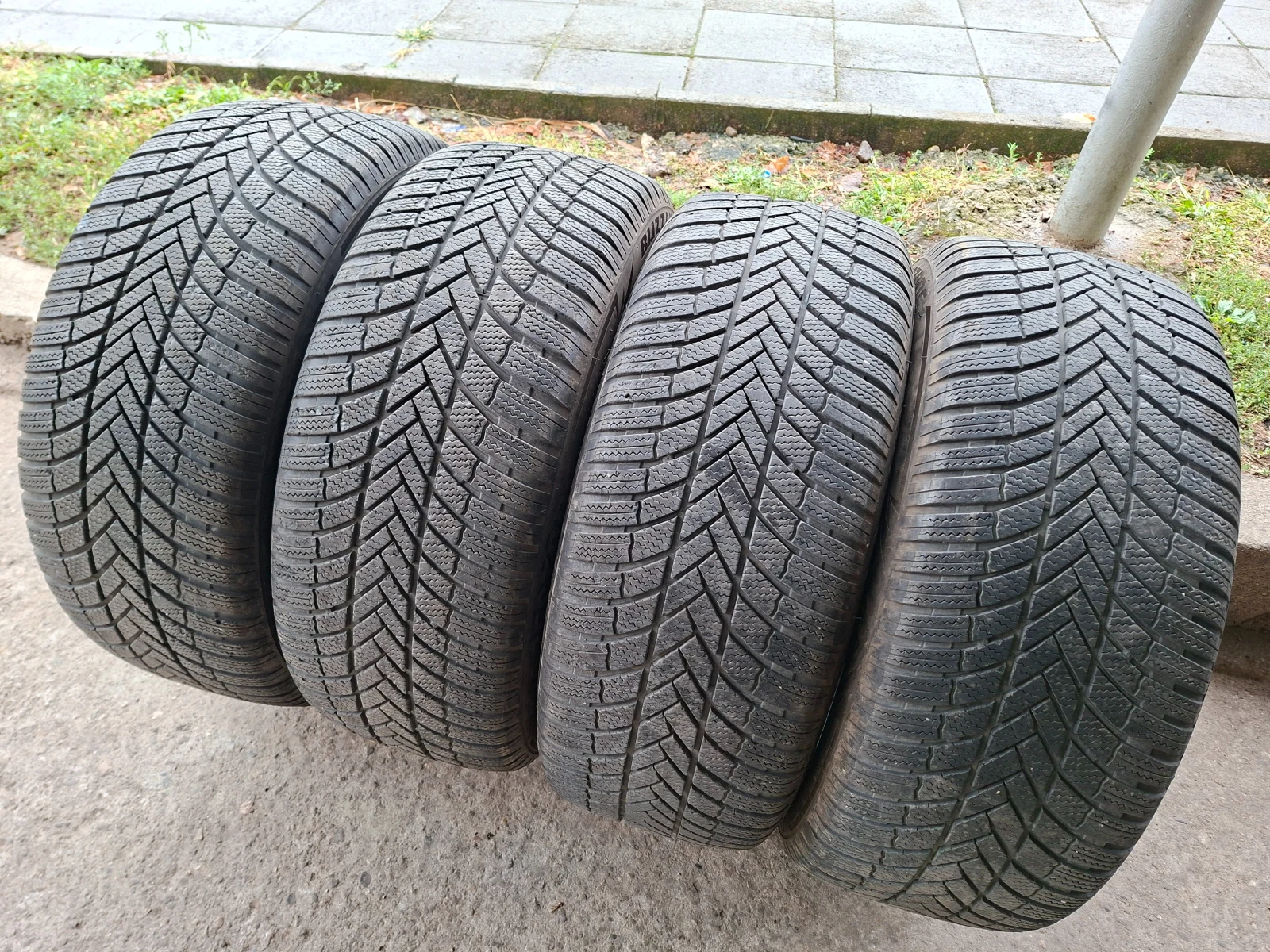 Гуми Зимни 255/55R18