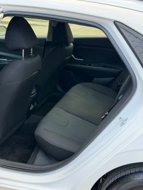 Hyundai Elantra | Mobile.bg    9