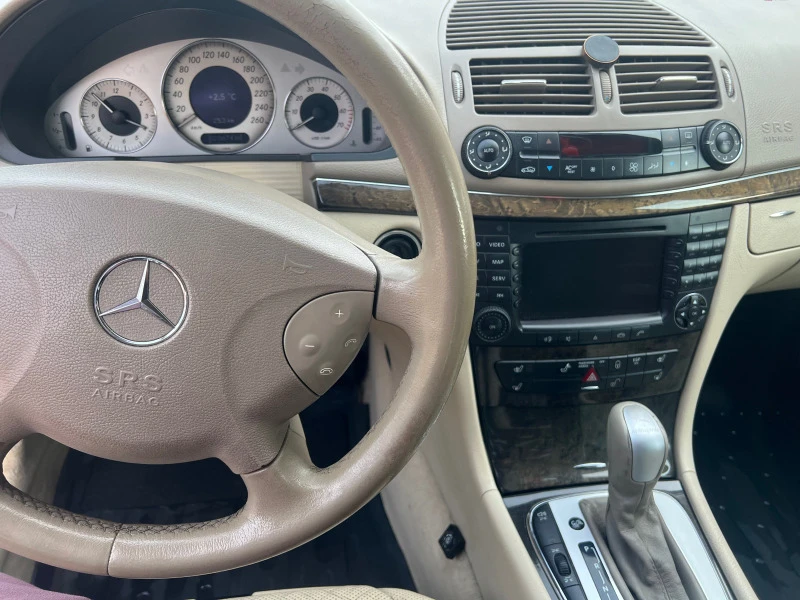 Mercedes-Benz E 500, снимка 10 - Автомобили и джипове - 47252813