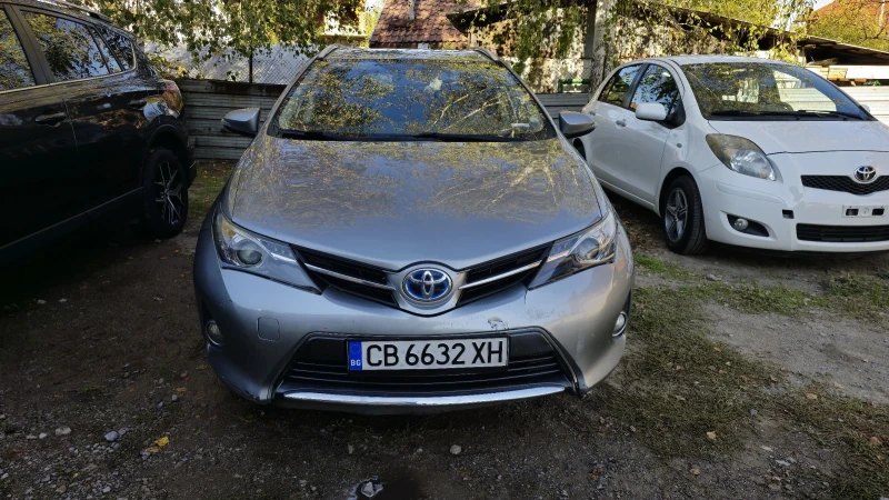 Toyota Auris 1.8i hibrid с ГАЗ, снимка 2 - Автомобили и джипове - 47680989