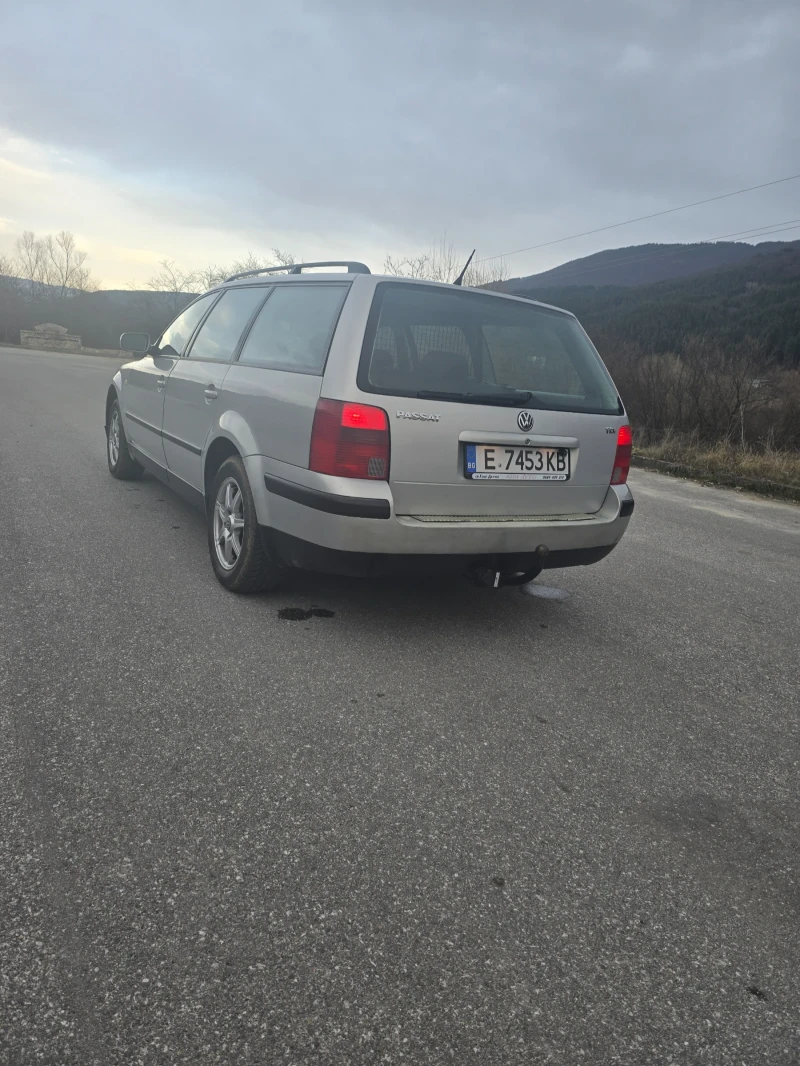 VW Passat, снимка 6 - Автомобили и джипове - 49453539