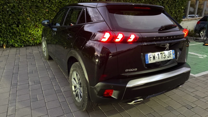 Peugeot 2008 1.2i EAT8 PROMO, снимка 4 - Автомобили и джипове - 52329372
