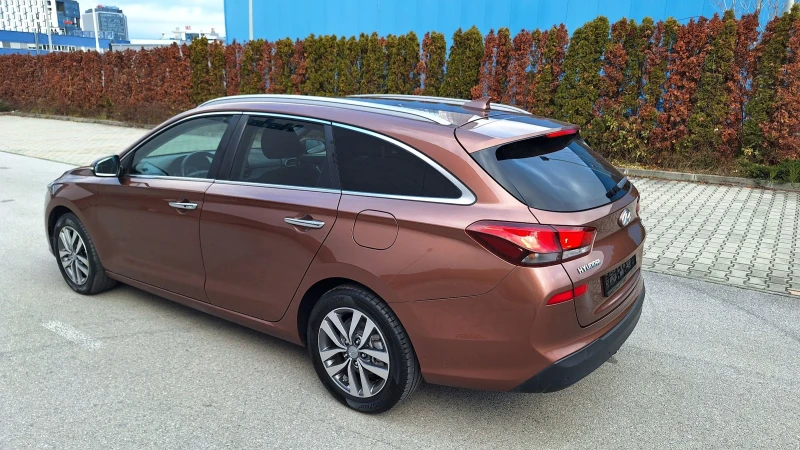 Hyundai I30 1.6-110кс. ВСИЧКИ ЕКСТРИ, снимка 4 - Автомобили и джипове - 52915783