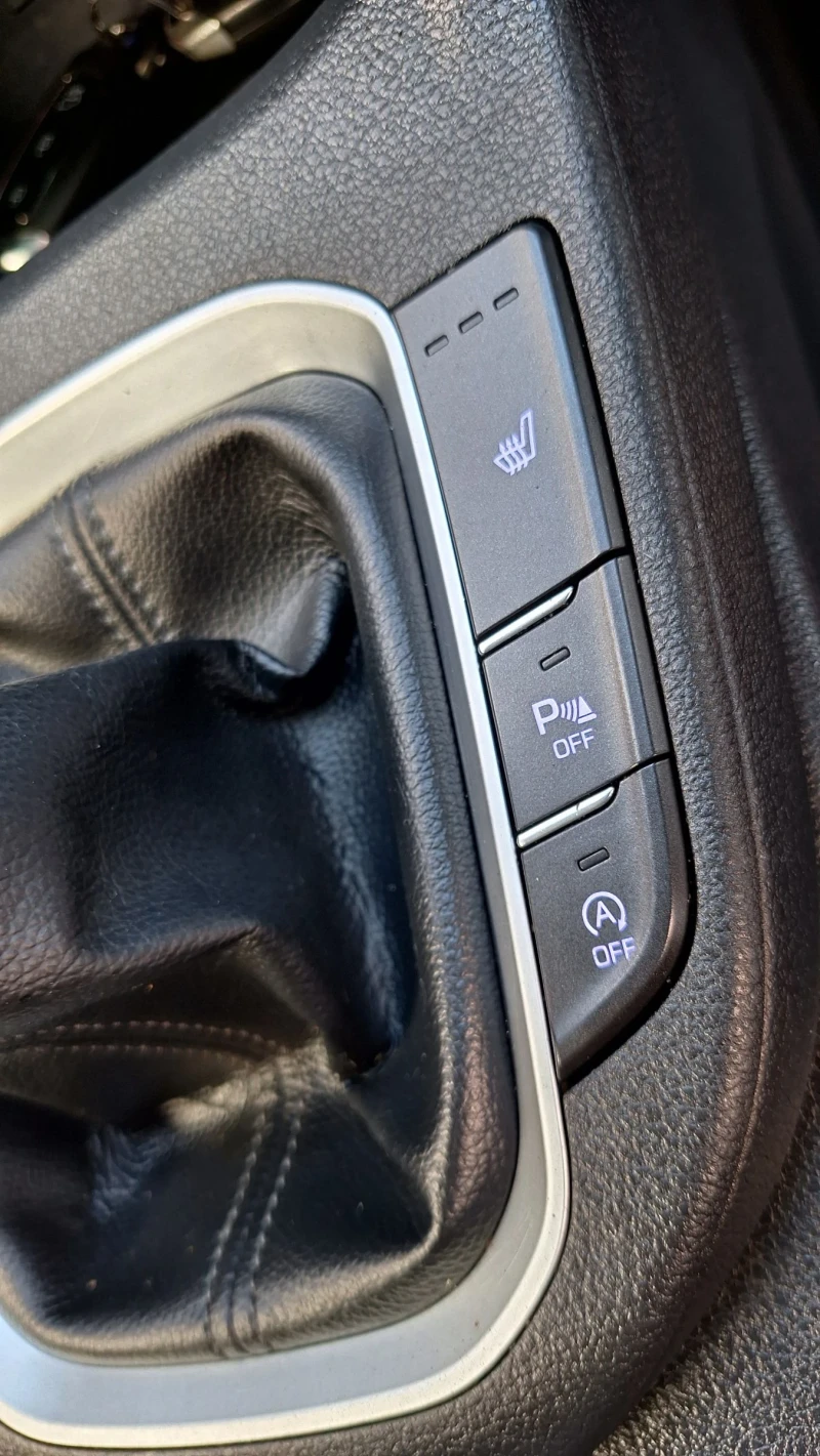 Hyundai I30 1.6-110кс. ВСИЧКИ ЕКСТРИ, снимка 12 - Автомобили и джипове - 52915783